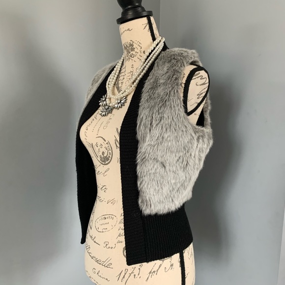 Kensie grey faux fur cropped vest *make an offer* - Picture 1 of 3